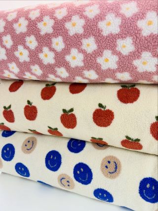 💙🤍🤎 Mäkký, hrejivý a neodolateľne roztomilý - taký je náš Teddy/Baranček 🧸❄️ Teddy/Baranček je látka, ktorá prináša úsmev...