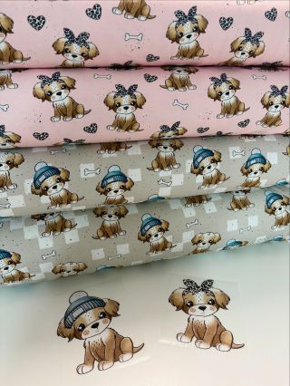 🐶✨ Láska na prvý pohľad! Šteniatko v zimnej čiapke a šteniatko s mašličkou 💙🩷 Vzor, ktorý si zamilujú malé parádnice aj...